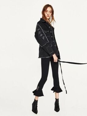 Zara Flamingo Black Flare Jeans Ruffle Hem High Rise Pants Statement Size 4